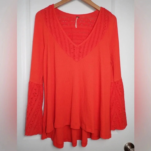 Free People Casual Parisian Night Top / Blouse bell sleeve Size Medium - Picture 7 of 11